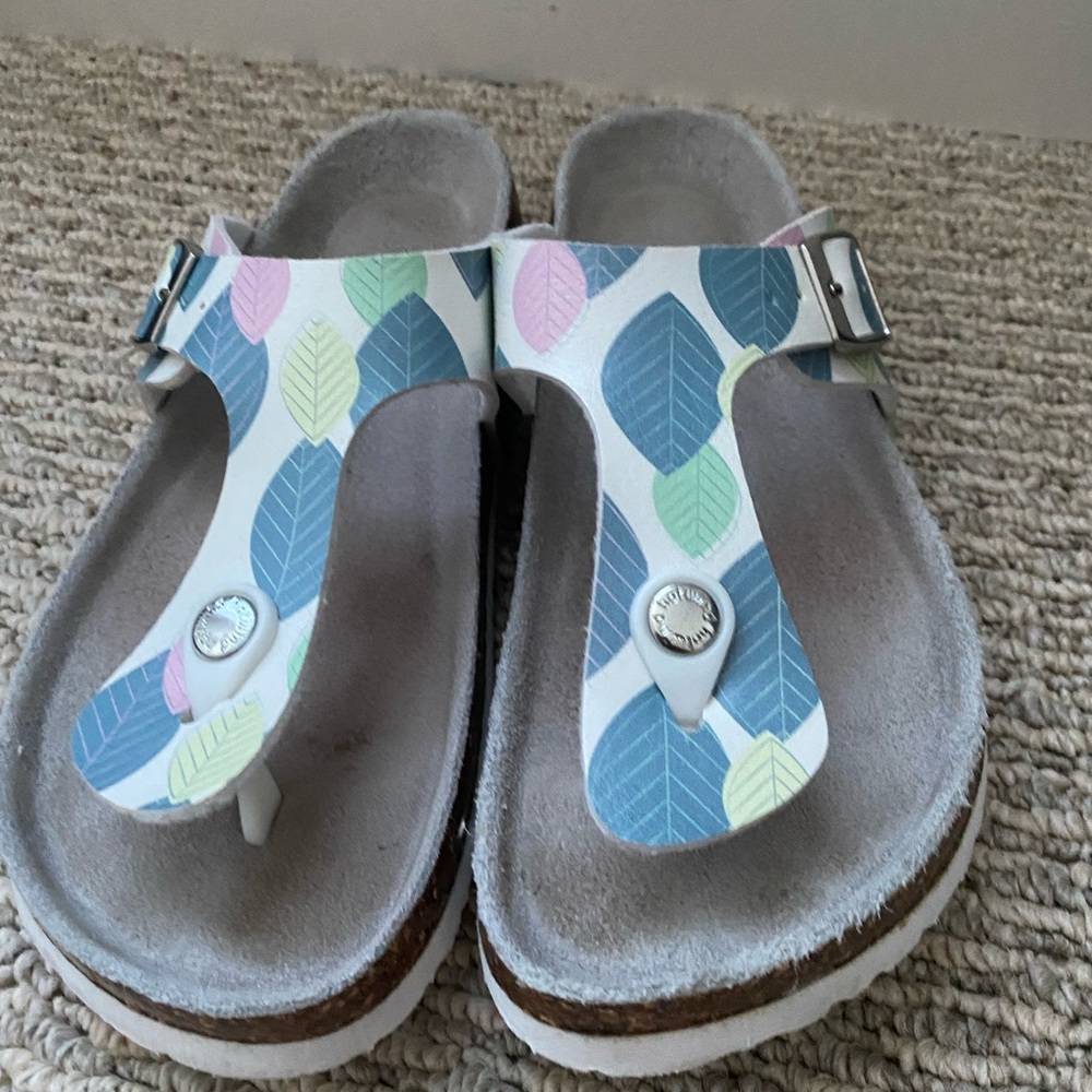 Sandles like Birkenstock’s style